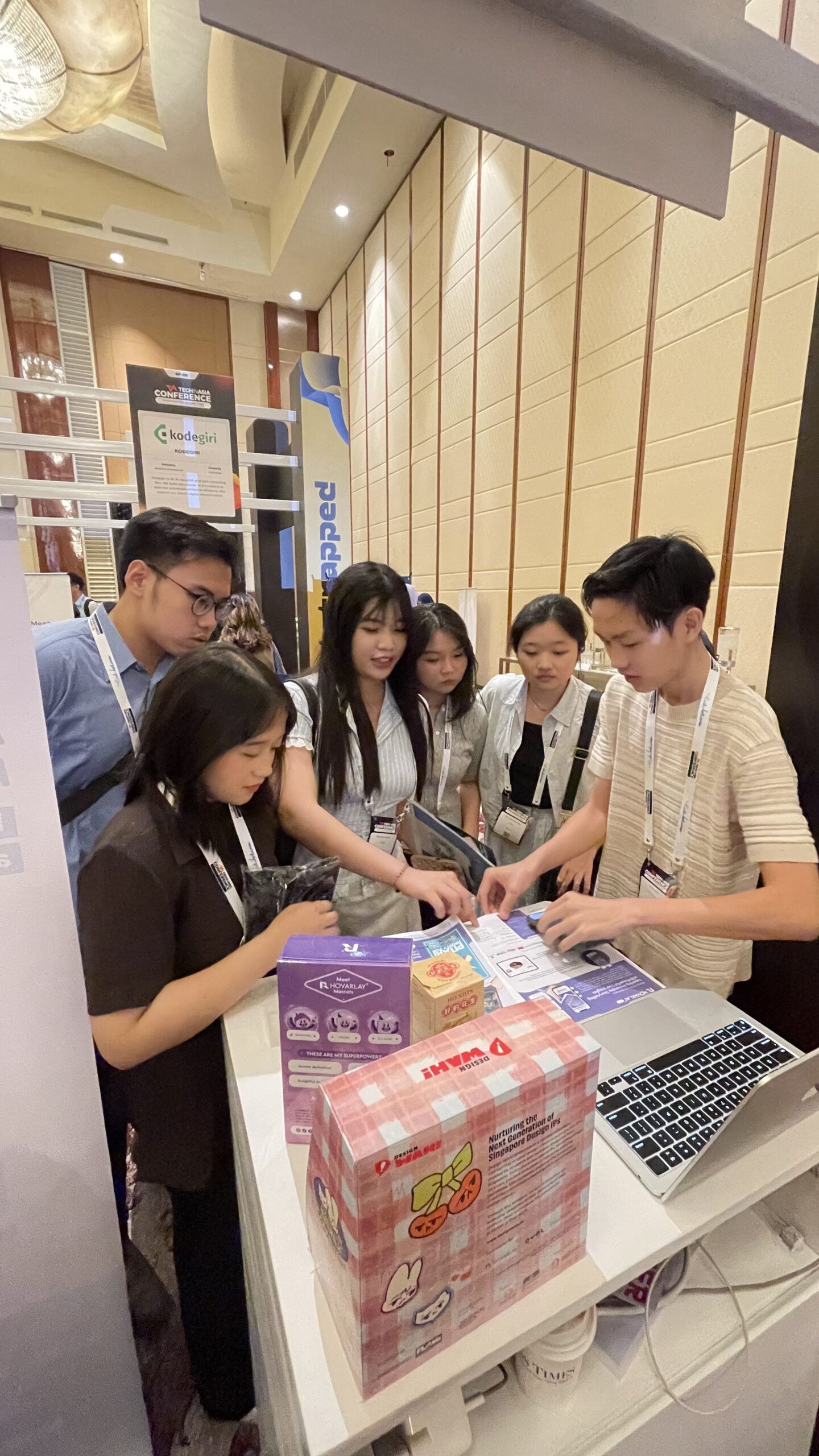 HOVARLAY at Tech in Asia